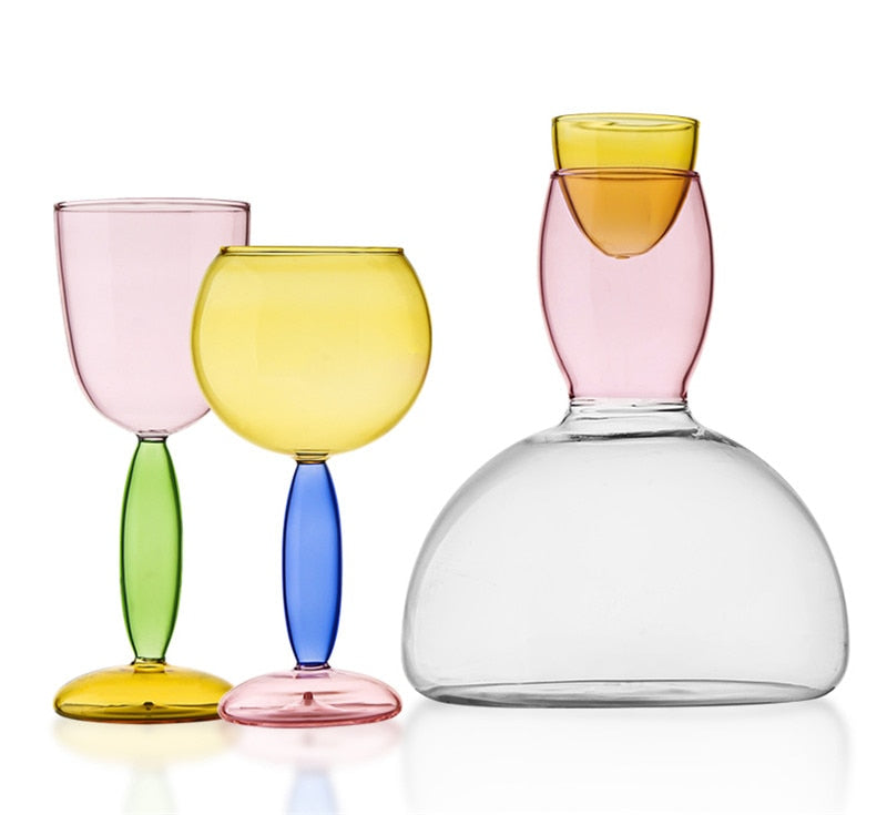 Kelch und Karaffe aus farbigem Glas von Phillips