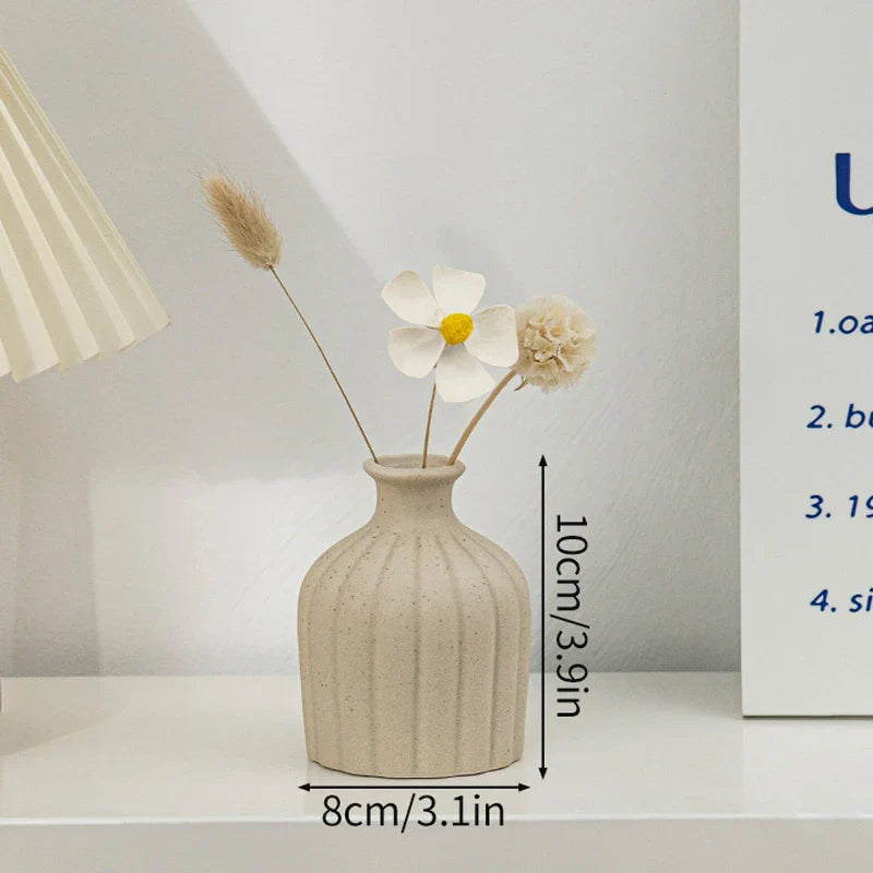 Minimalistische Keramik Blumenvase