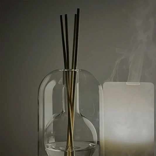 AromaLuxe – Eleganter Duftdiffusor mit Minimalistischem Design für Eine Beruhigende Atmosphäre