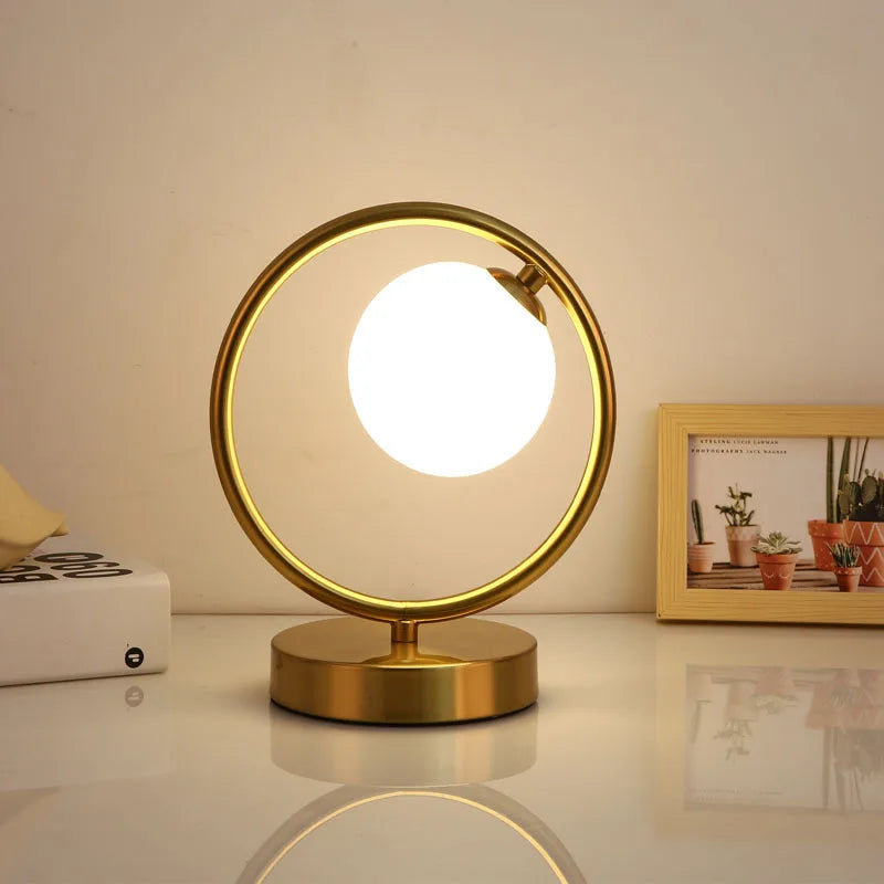 Frendorf | CozyGlow Elegante Tischlampe – Warme LED Beleuchtung für Gemütlichkeit und Stil