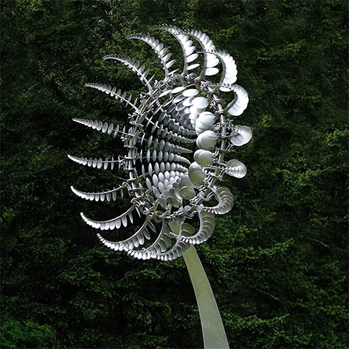 Moderne windbetriebene Gartendekoration