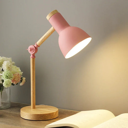 Gefärbte Holztischlampe