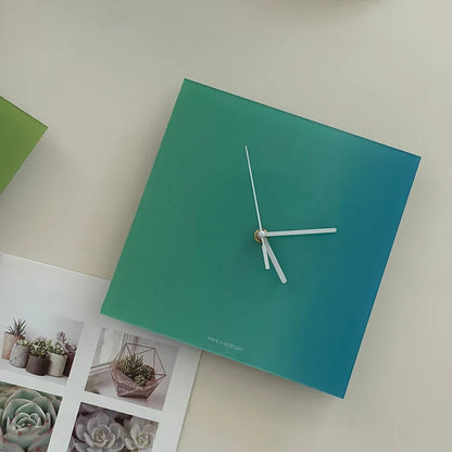 Quadratische Wanduhr ohne Zahlen aus Acryl