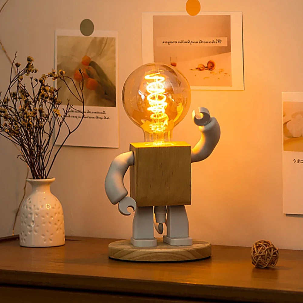 Nordische Holz-Roboter-Tischlampe