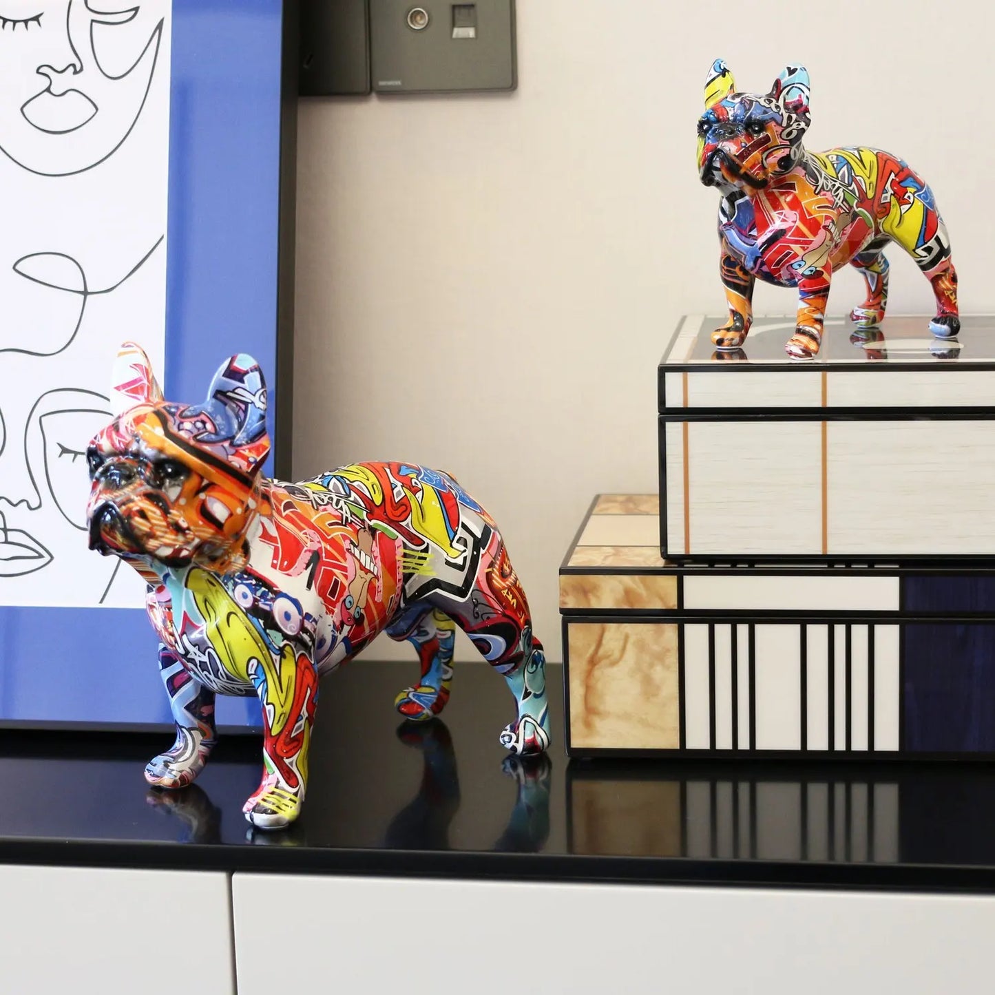 Bunte stehende Französische Bulldogge, Kunstharz-Statue, Dekoration, Haustier-Hund, DIY-Graffiti-Kunsthandwerk, Desktop-Tierstatue-Ornament.
