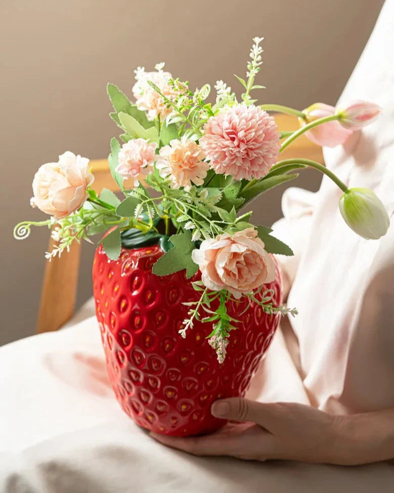 Hässliche Erdbeer Vase