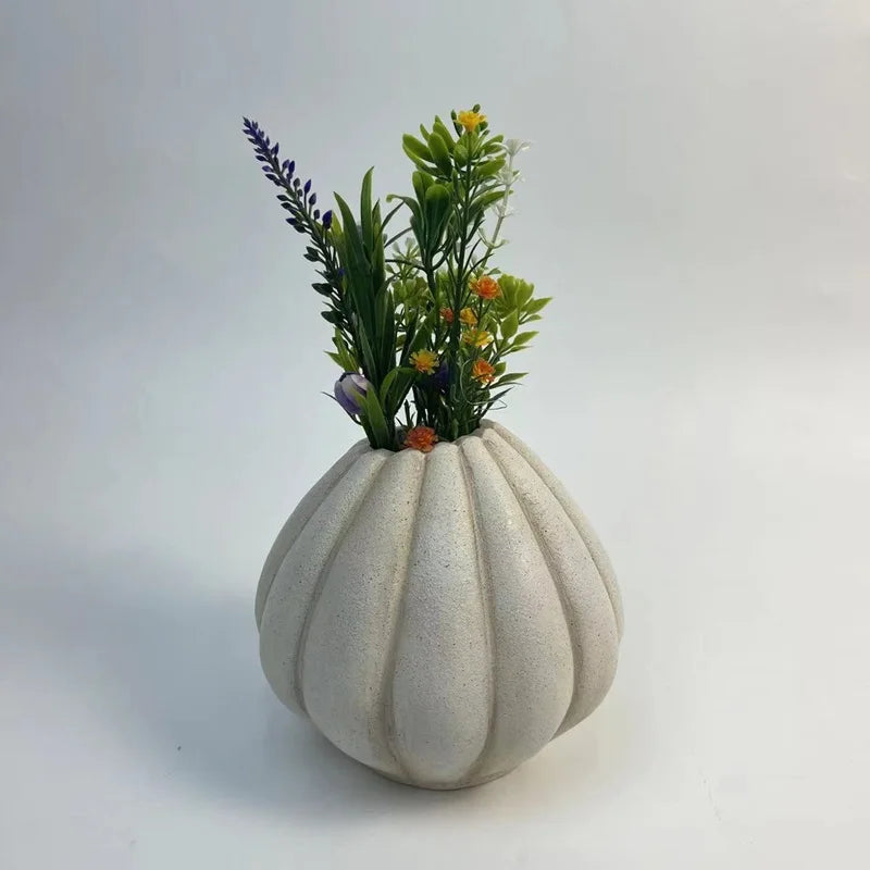 Europäischer und amerikanischer Stil kreative Harz Kunstvase gestreiftes Design Wohnkultur Wohnzimmer Dekoration Vase