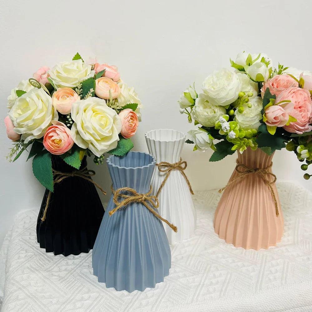 Moderne elegante Blumenvasen