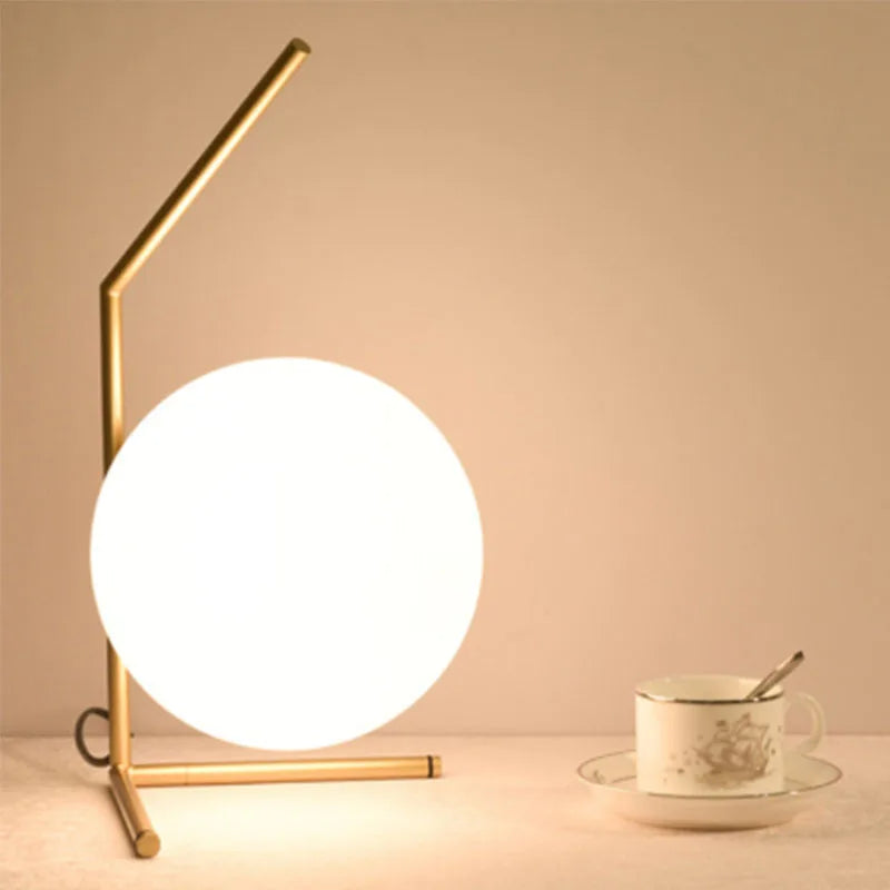 Frendorf | CozyGlow Elegante Tischlampe – Warme LED Beleuchtung für Gemütlichkeit und Stil