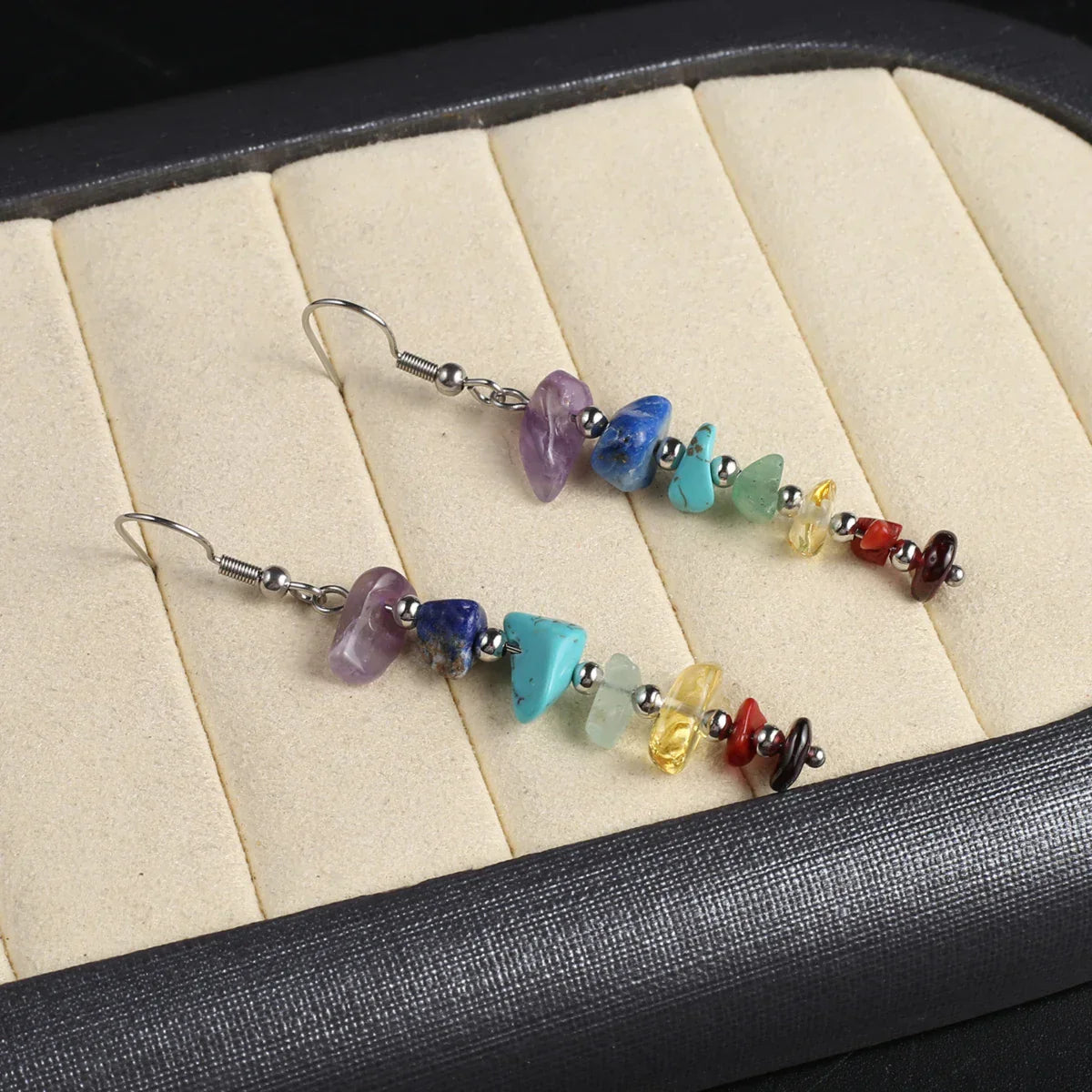 Frendorf | 7 Chakra Naturstein Chips Dangle Ohrringe