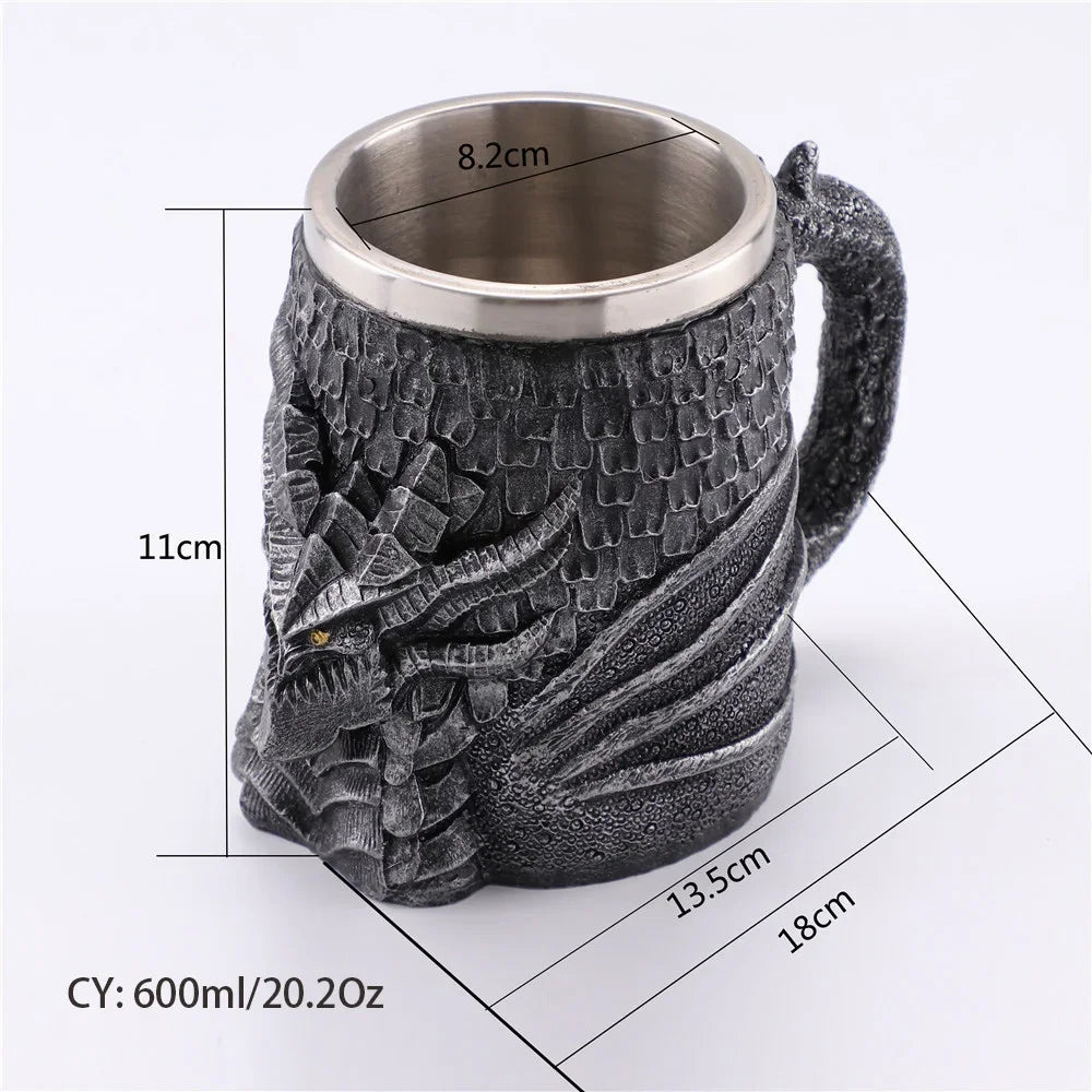 Mittelalterlicher Drachenharz-Edelstahlbecher als Kaffeebecher oder Teebecher