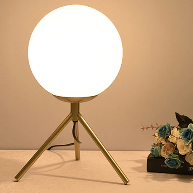 Frendorf | CozyGlow Elegante Tischlampe – Warme LED Beleuchtung für Gemütlichkeit und Stil