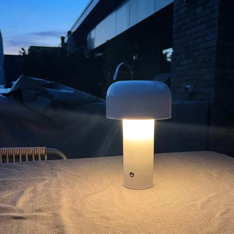Italienischer Designer-Pilz-Tischlampe – Vielseitige Eleganz für drinnen und draußen