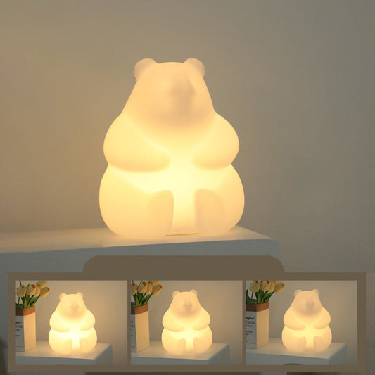Zeitgenössische kreative Bären-PE-LED-Tischlampe für das Wohnzimmer