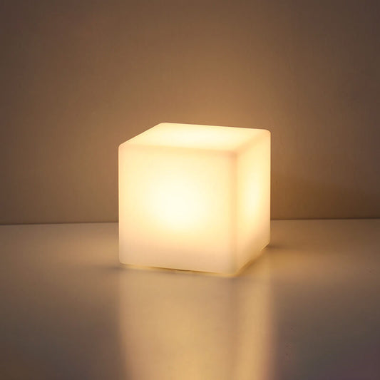 Frendorf | GeoGlow Kreative Geometrische LED Tischlampe | Batteriebetrieben & Fernbedienung | Nachtlicht & Dekoration