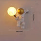Frendorf | CosmoBuddy Astronaut Wandlampe | Kreatives Design | Resin & ABS | LED Schlafzimmerlicht