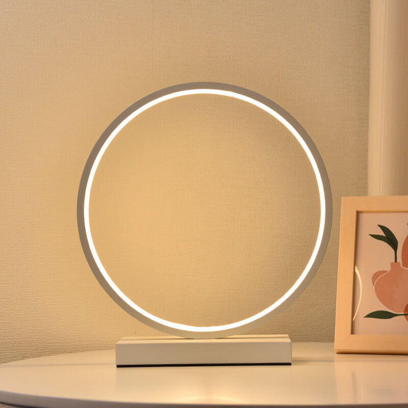 Frendorf | CircleLume USB LED Nachtlicht | Nordic Design | Tischlampe mit Hirschfigur | Warmweißes Licht & Dimmbar