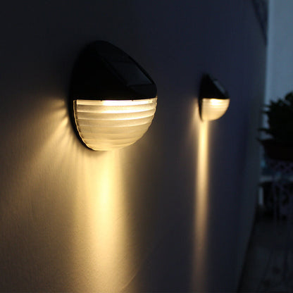 Frendorf | SolarArc LED Wandleuchte | Halbkreisdesign | Solarbetrieben | Außenlampe für Garten & Zaun | 6 LEDs