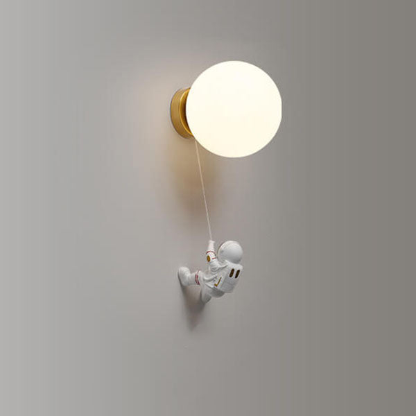 Frendorf | AstroLuxe Kreatives Astronaut Wandlampe | Eisen- und Harzdesign | Einzigartige Beleuchtung für Schlafzimmer | Stimmungslicht