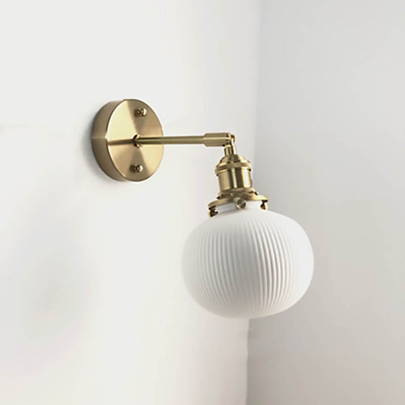 Frendorf | BrassGlow Japanische Retro Wandleuchte | Minimalistisches Design | Zylinder Oval | Messing & Lucite | 1-flammig