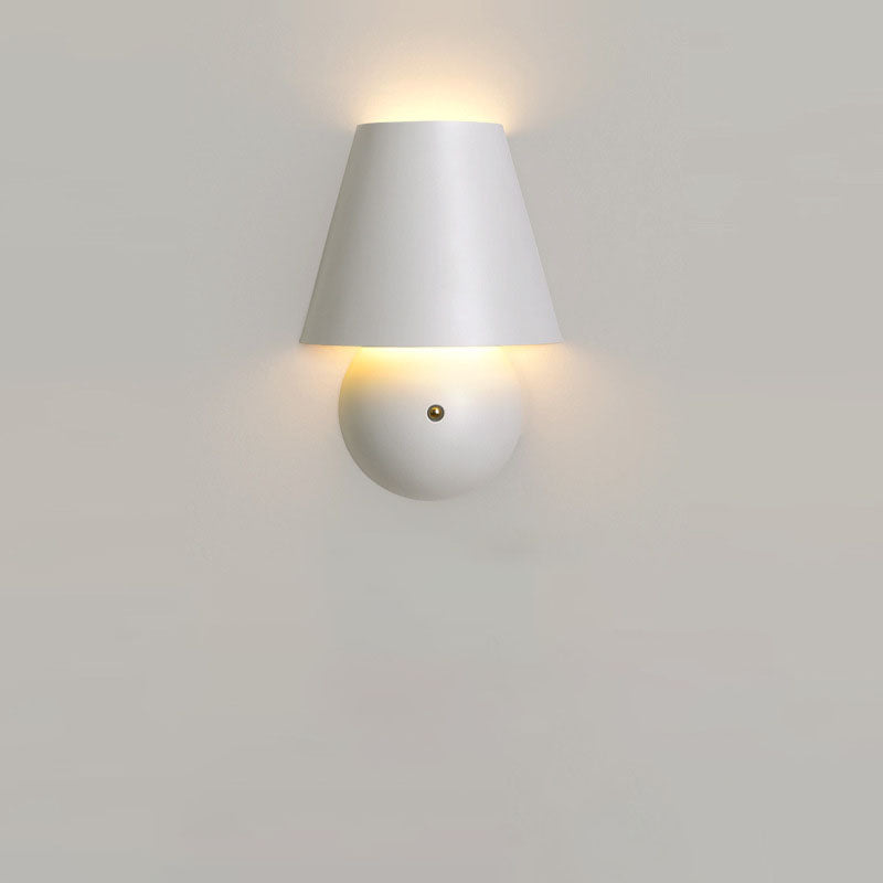 Frendorf | TrapeLux LED Wandleuchte | Modernes Trapez-Design | Eisen & Acryl | Warmweißes Licht