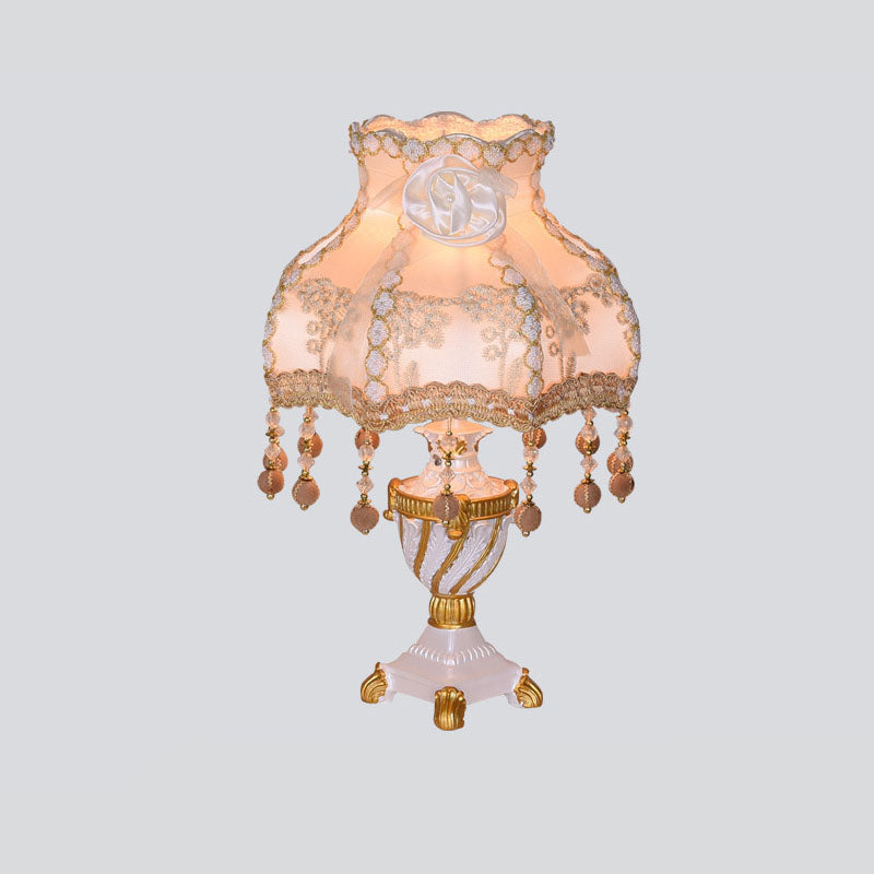 Frendorf | LaceLux Europäische Tischlampe | Stoff & Spitze | Elegante Harzfuß-Leuchte | Dekoration & Beleuchtung