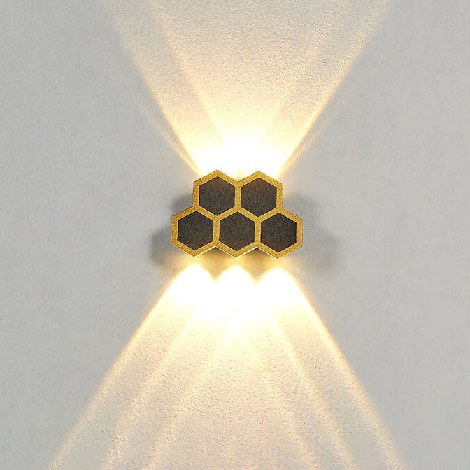 Frendorf | LumoHex Prime | Modernes Outdoor LED Wandlicht | Hexagon Schwarz-Gold Kombination