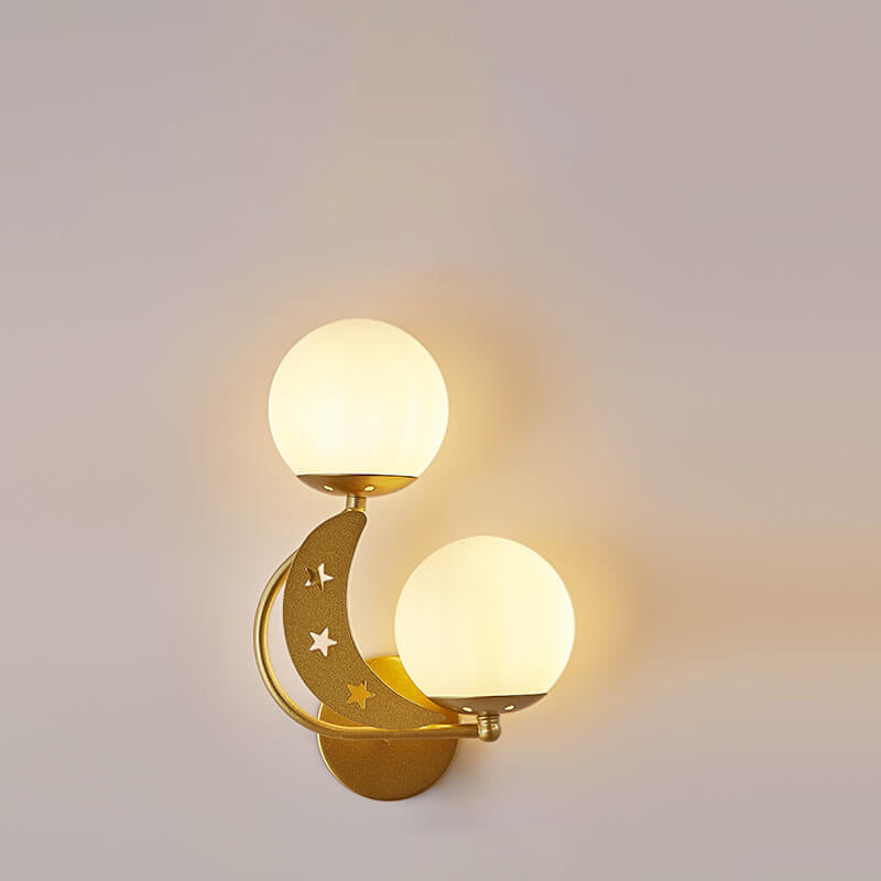 Frendorf | Asterovia DuoGlow Wandleuchte | Nordisches Design | Glas-Kugelschirme | 2-flammig | Mond- & Sternenmotiv