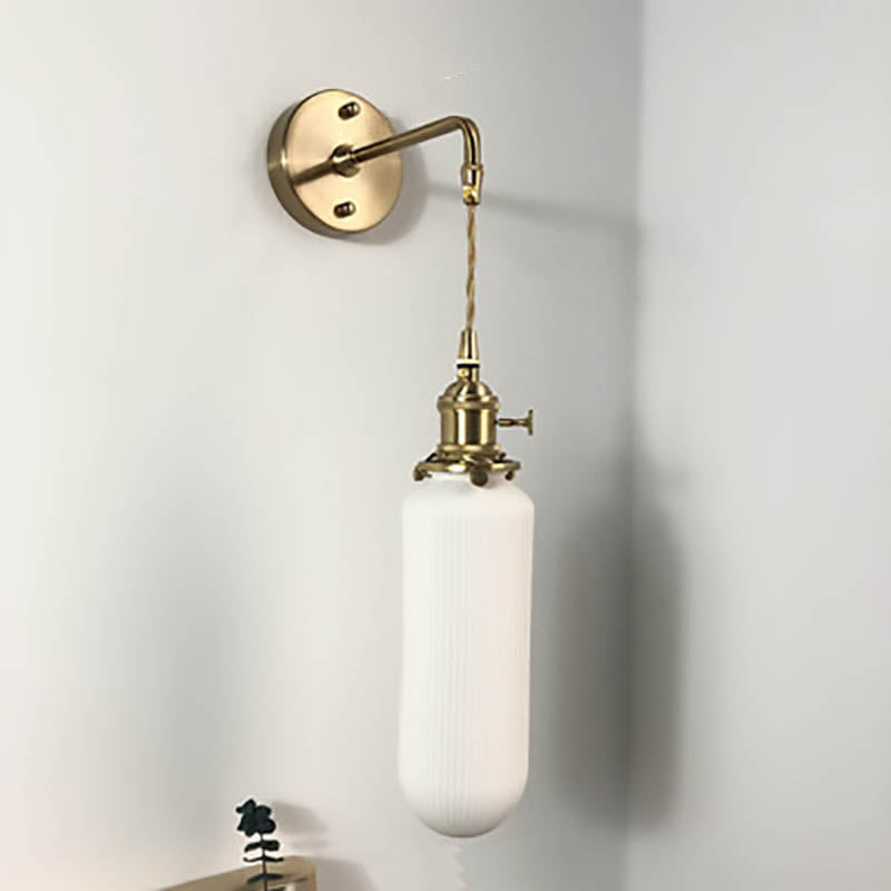 Frendorf | BrassGlow Japanische Retro Wandleuchte | Minimalistisches Design | Zylinder Oval | Messing & Lucite | 1-flammig