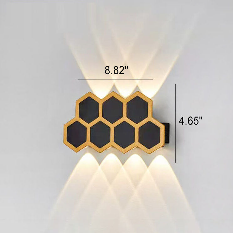Frendorf | LumoHex Prime | Modernes Outdoor LED Wandlicht | Hexagon Schwarz-Gold Kombination