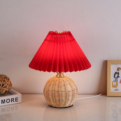 Frendorf | RattaLume Nordic LED Tischlampe | Geflochtenes Rattan & Faltstoffschirm | Stimmungslicht | Deko fürs Schlafzimmer