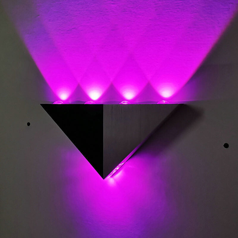 Frendorf | TriLumina Prisma LED Wandleuchte | Kreatives Pyramidendesign | Aluminium & Acryl | Farbige Lichtoptionen