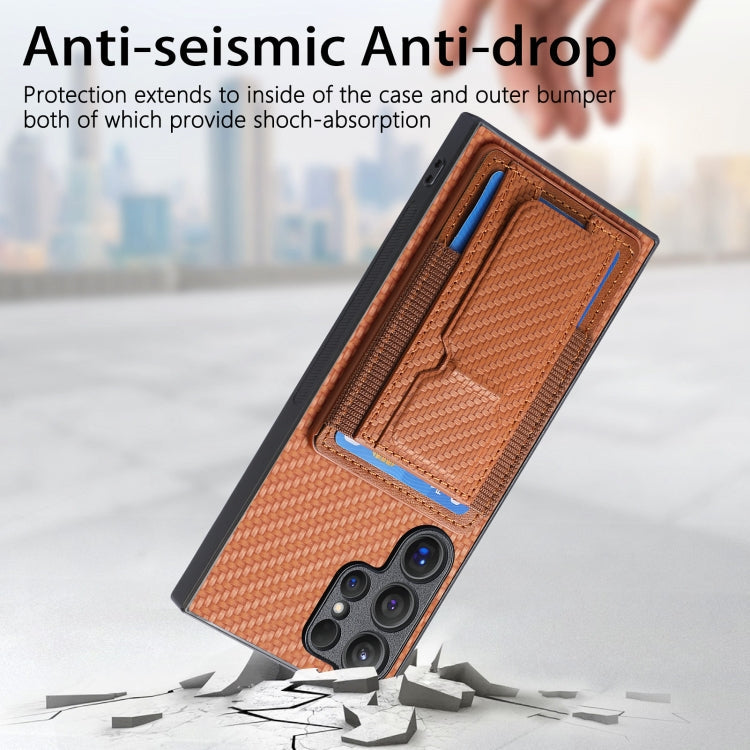 Frendorf | Für Samsung Galaxy S24 Ultra 5G Carbon Fiber Fold Stand Elastic Card Bag Handyhülle (Braun)
