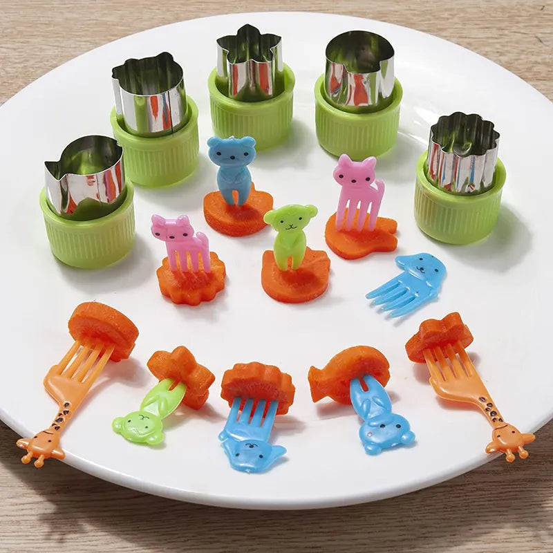 Niedliche Mini Lebensmittelspießchen für Kinder: Tier Cartoon Gabeln mit Ausstecher und Silikon Lunchbox Trennwände - Perfekt für Snacks, Kuchen und Früchte