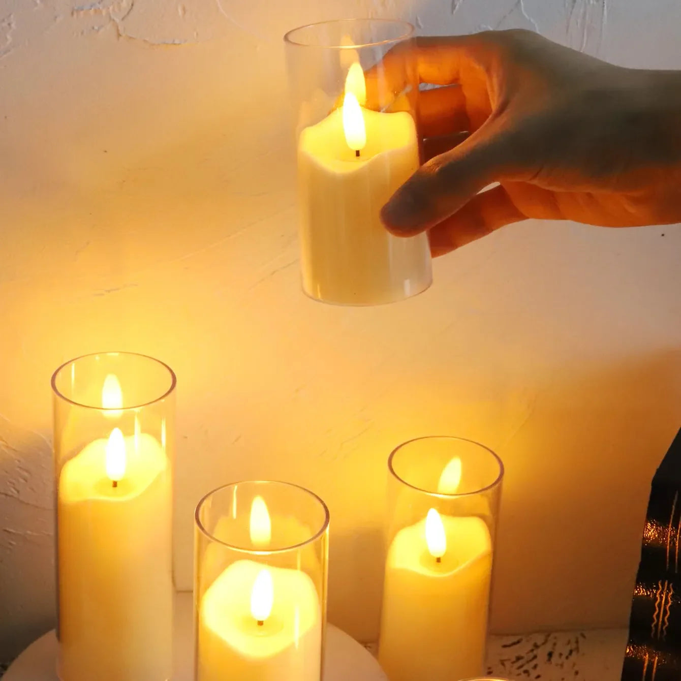 Set aus 6 LED flammenlosen elektrischen Kerzen: Flackernde batteriebetriebene Fake Teelichter aus Acrylglas - Perfekt für Hochzeiten und Weihnachtsdekoration