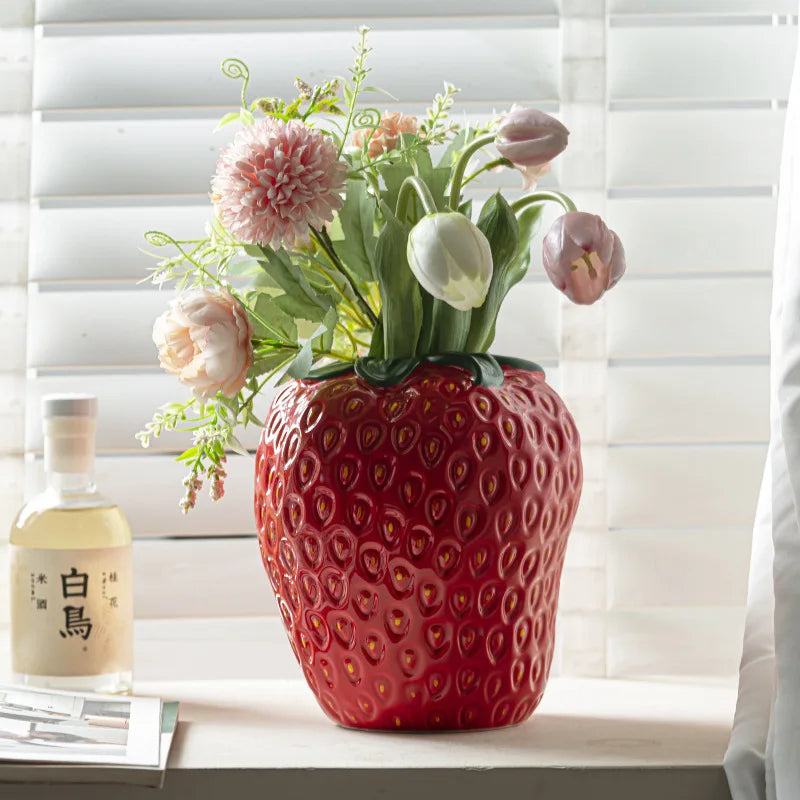 Hässliche Erdbeer Vase