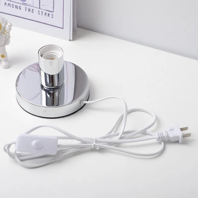 Frendorf | LumiSphere – Moderne Tischlampe mit Schirm aus Spiegelglas