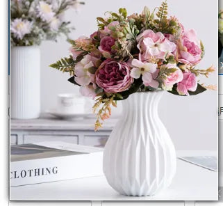 Moderne elegante Blumenvasen
