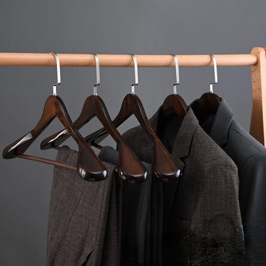Oaklee Élite – Luxe Holz Kleiderbügel mit Raffiniertem Design
