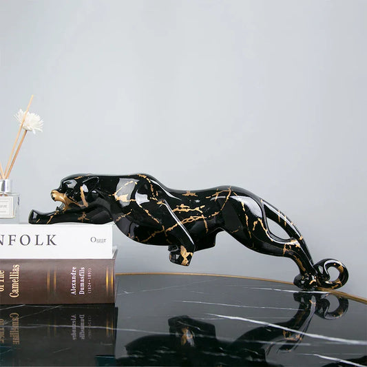 Eleganter Jaguar Steinbildhauer