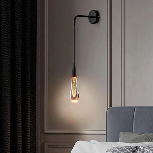 Frendorf - Elegante Wandleuchte mit funkelnden Kristalltropfen