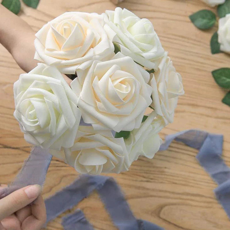 Frendorf | 25 Stück Künstliche Rote Rosen mit Stielen – Künstliche Blumen für DIY Hochzeitssträuße, Tischdekorationen, Partys & Wohnraumdekorationen