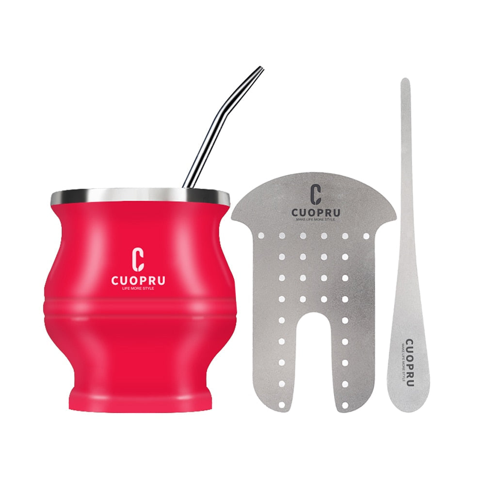 Das Yerba Mate-Set enthält eine doppelwandige Mate-Teetasse aus Edelstahl, eine Bombilla Mate (Strohhalm), einen Reinigungspinsel und einen Teetrenner