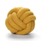 Gooi Kissen - Cozy - Handgeknoteter Ball - Lammfell