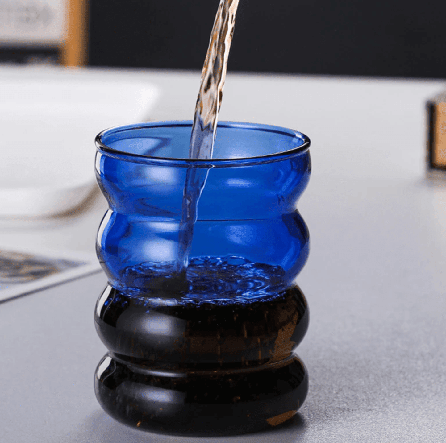 Frendorf | Bubblivio Bunte Glas-Getränkebecher | Handgefertigt | Einzigartiges Design | Perfekt für stilvolle Getränkepräsentation