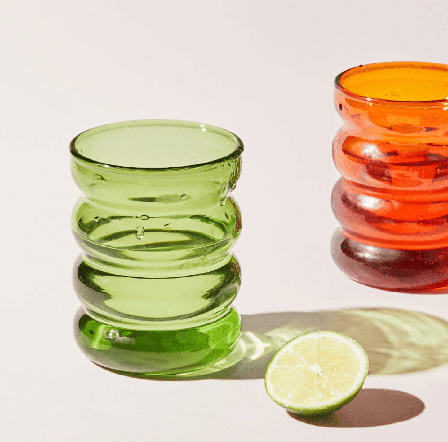 Frendorf | Bubblivio Bunte Glas-Getränkebecher | Handgefertigt | Einzigartiges Design | Perfekt für stilvolle Getränkepräsentation