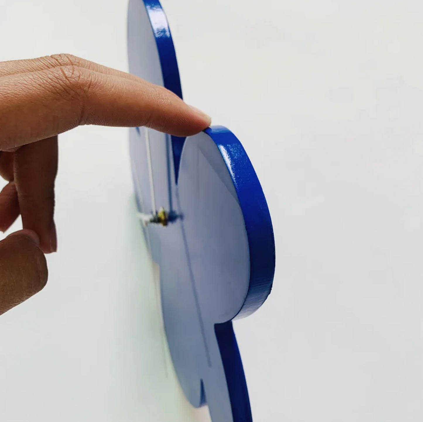 Klein Blaue Geometrische Wanduhr