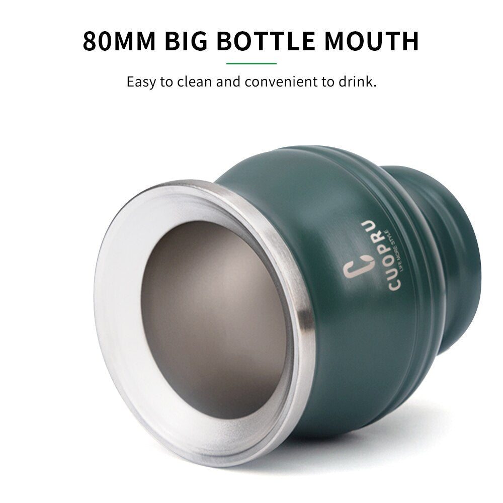 Das Yerba Mate-Set enthält eine doppelwandige Mate-Teetasse aus Edelstahl, eine Bombilla Mate (Strohhalm), einen Reinigungspinsel und einen Teetrenner