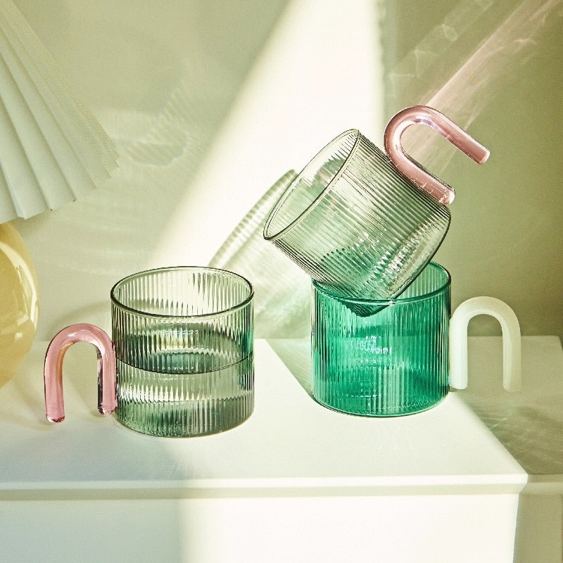 KLARE WELLENGLAS TASSE