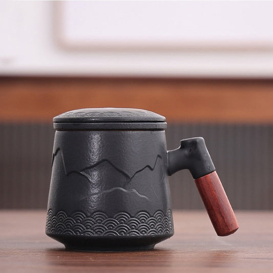 Keramische Teetasse mit Infuser und Deckel